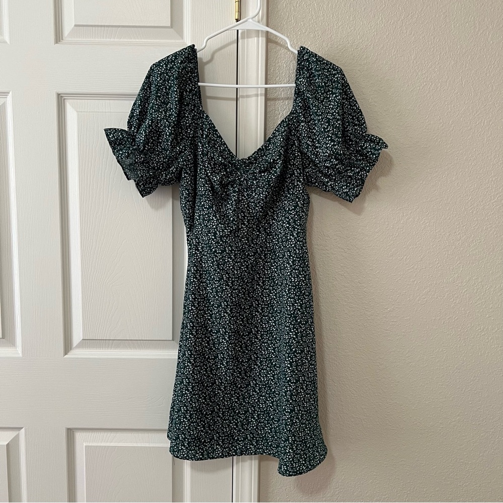 SHEIN Curve Green Floral A-Line Dress with Puff Sleeve and Ruffle Detail - 1XL